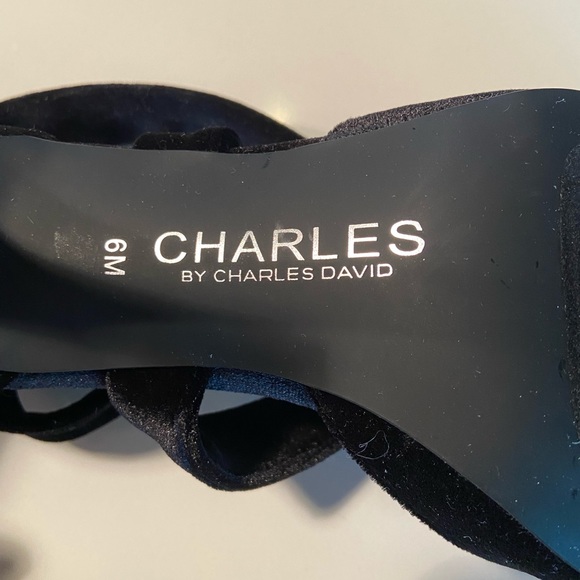 Charles David Heels Size 6 - Picture 3 of 8
